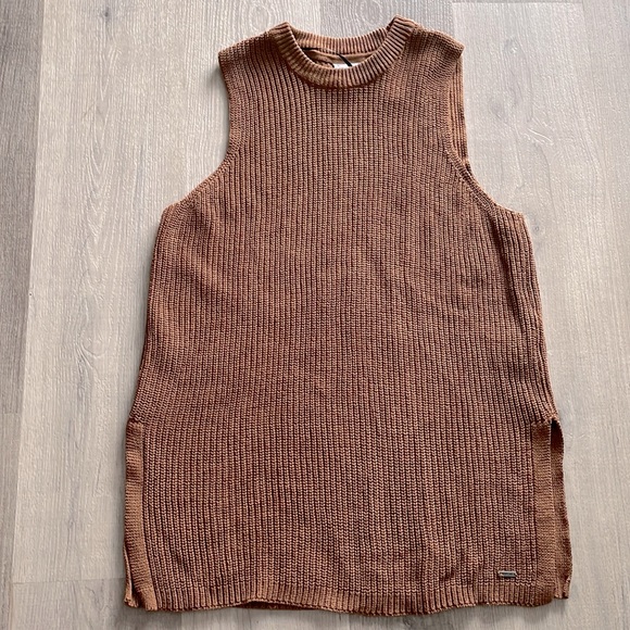 Noisy May | knitted tank - Picture 1 of 3